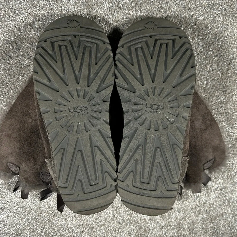UGG Australia Bailey Bow II Grey Sheepskin Boots 1002954 Womens 7